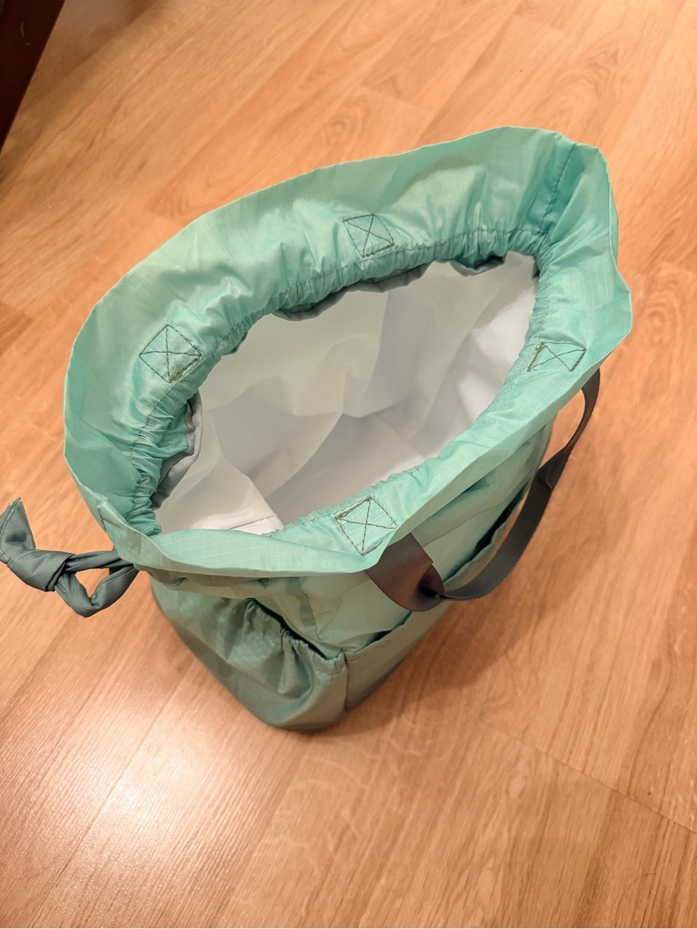 Calpak Insulated Lunch Bag in Matcha - Picture 7 of 12